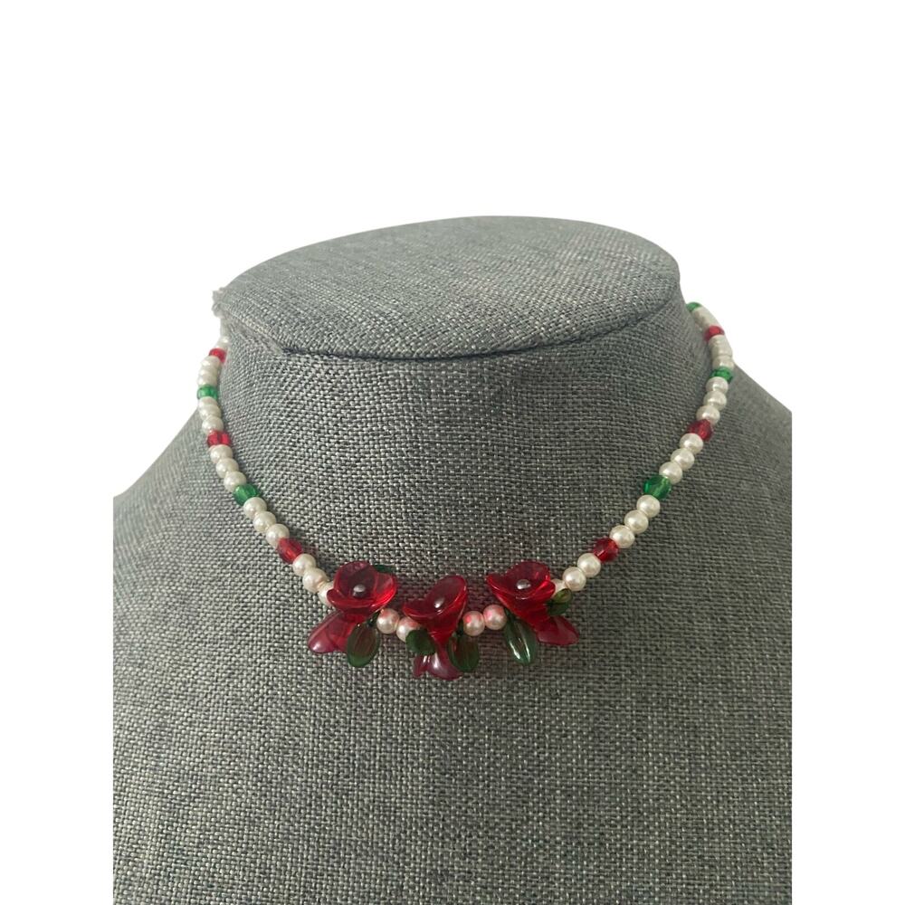 floral necklace